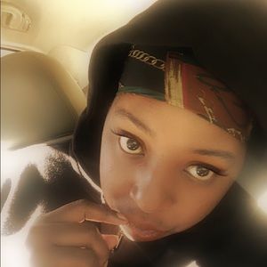 Meet your Posher, Latoya